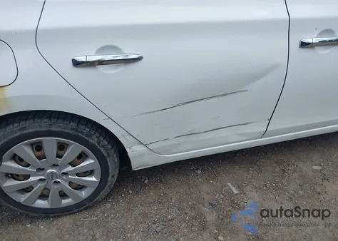 2015 Nissan Sentra S z USA, uszkodzony, nr VIN 3N1AB7AP6FY297733